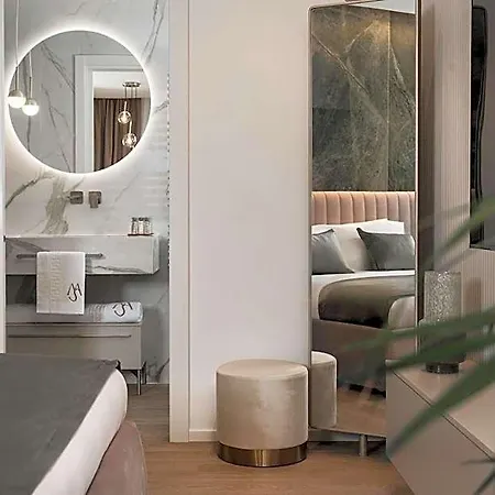 Marina Aparthotel 4*